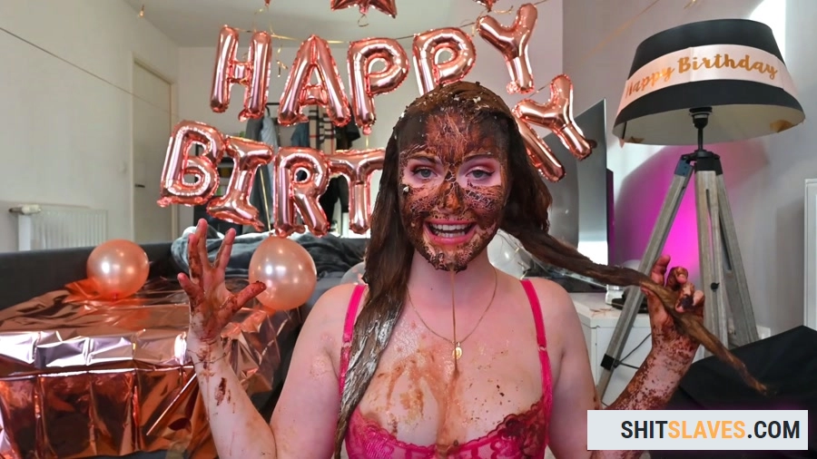 Ninounini - BIRTHDAY CAKE (PUKE): I eat a shitty cupcake! - Scatology, Solo [FullHD 1080p] (2.86 GB) Defecation