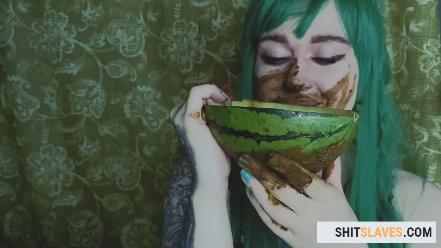 DirtyBetty - Watermelon Head - Eat Shit, Teen [FullHD 1080p] (653 MB) Scat