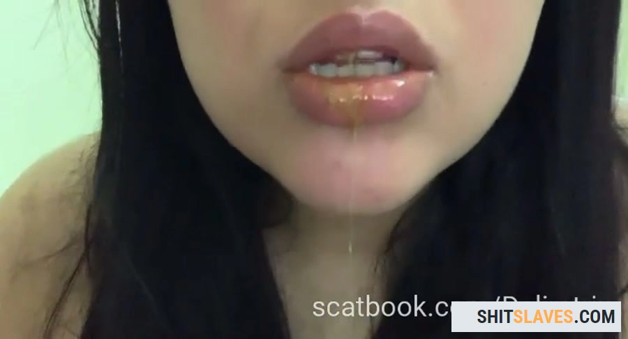 Scat Girl - Eating fresh shit - Eating, Solo [SD] (26.5 MB) Scatbook