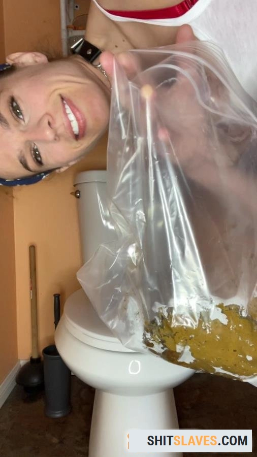 VibeWithMolly - School girl poops in bag [UltraHD 2K] (623 MB)