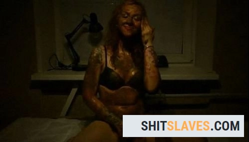 FernandaScat - Shit bucket challenge Dirty Face [FullHD 1080p] (380 Mb)