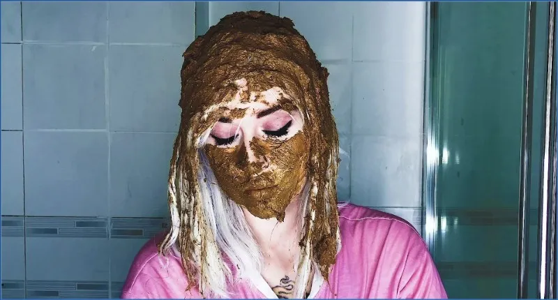 SweetBettyParlour: Shitting, Solo, Smearing - Horrible Lovestory I Love My Poop! - shit porn video at ShitSlaves.com
