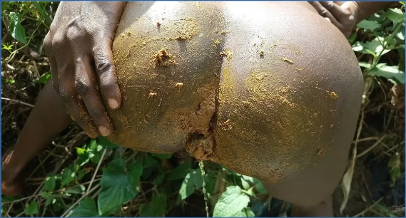 Pinky Prada's Outdoor Booty Shit Cream, Nigeria - shit porn video at ShitSlaves.com