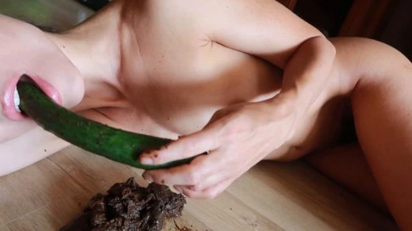 Sabrina Dacos - Cool As a Cucumber - Defecation, Solo [FullHD 1080p] (216 MB) Scatting