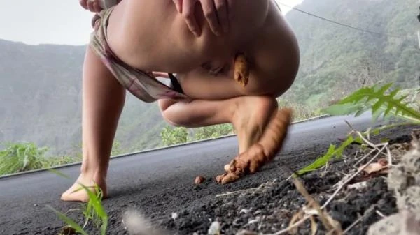 Linda aka VeganLinda - Best Of CRAZY Poo Pee Canary Islands Part 2 - Solo, Poop [HD 720p] (1.80 GB) Scatshop.com