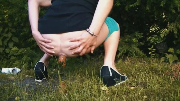 Mia Skye aka MiaRoxxx - Big Sausage In Grandma's Garden - Germany, Dirty Anal [HD 720p] 10.2 MB