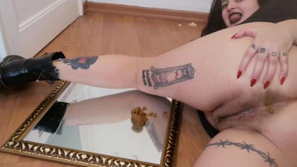 Badkithy - Beautiful Goth Shits In Mirror - Espana, Teen [FullHD 1080p] 628 MB