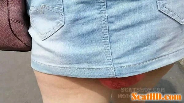 ModelNatalya94 - Going to the store, shit in shorts [FullHD 1080p] (656 MB)