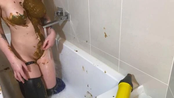 Filthy Skye - Shitting Girl 56 - Defecation, Scat Wife [HD 720p] 3.20 MB