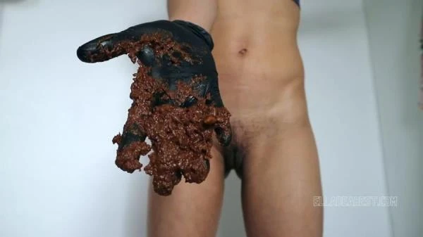 Ella Dearest aka Efro Ella - Winking And Feeding - Solo, Defecation [HD 720p] 24.7 MB