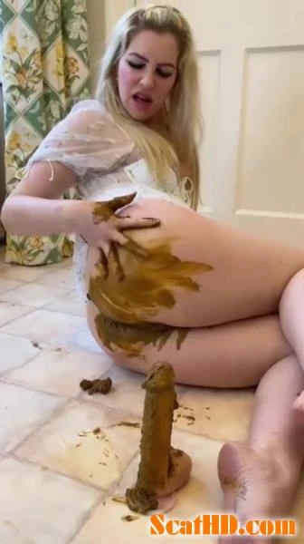 ScatElla - DILDO SHIT FUCKING BLOW JOB [HD 720p] (148 MB)