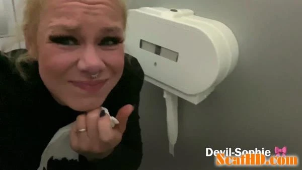 Devil Sophie - Extremely stomachache in the furniture store [UltraHD 4K] (534 MB)