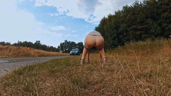 Mia Skye aka MiaRoxxx - OMG Caught Outside While Pooping - Germany, Dirty Anal [HD 720p] 8.61 MB