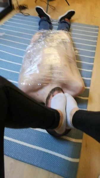 Miss Lith - Pies-Darkfans - Spain, Toilet Slavery [SD] 106 MB