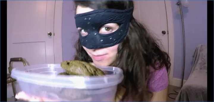 Love Rachelle: I Eat My Shit With A Smile (Scat-Shop) - shit porn video at ShitSlaves.com