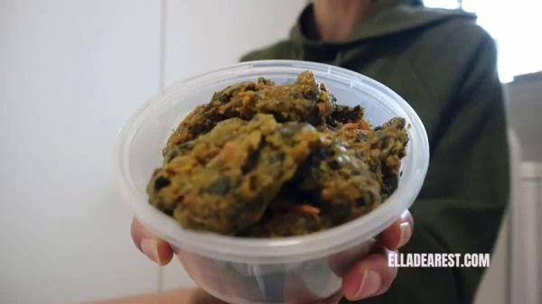 Ella Dearest aka Efro Ella - VEGGIE DELIGHT - Solo, Defecation [HD 720p] 29.4 MB