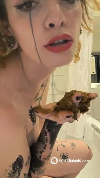 Malafalda - Shitting - Scat, Spain [SD] 40.2 MB