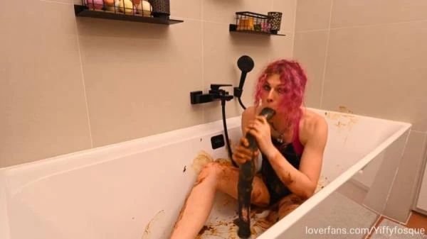 Water Is Not Crystal Clear - Solo, XL Dildo [HD 720p] 65.8 MB