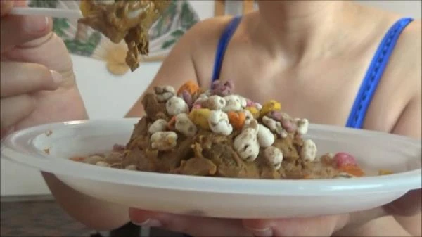 Delicious Shit Cake - Fetish, Romanian [SD] 417 MB