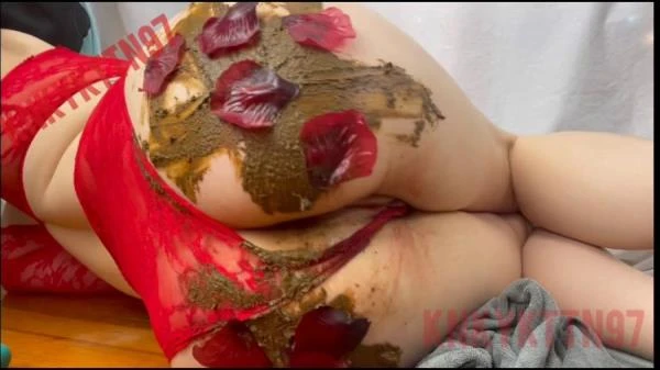 Red Flowers And Brown Poop - Solo, Shitting Ass [HD 720p] 798 MB