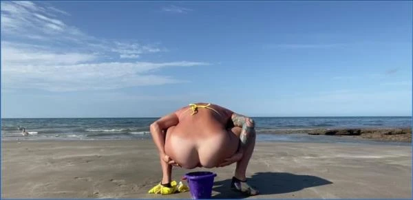 Pulsifer Paprocki - Beach Bucket Poop [FullHD 1080p] (123.25 MB) Femscat